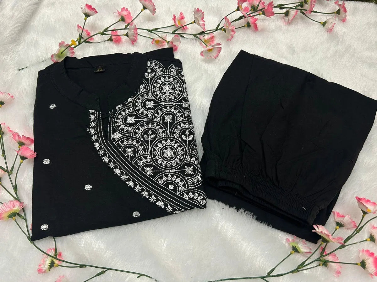 KURTA BLACK EMBROIDERED COTTON STRAIGHT KURTA SET