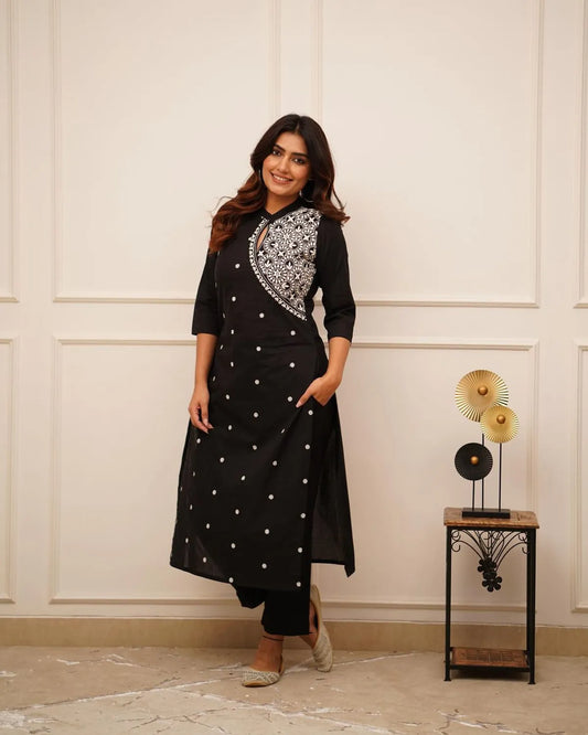 KURTA BLACK EMBROIDERED COTTON STRAIGHT KURTA SET