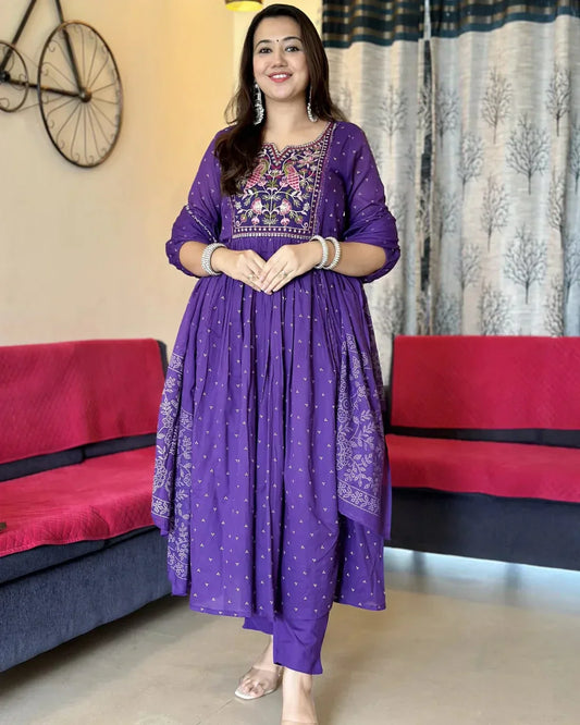 Women's Embroidered printed rayyon kurta & pant with malmal dupatta set